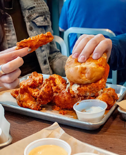 Hoots Wings