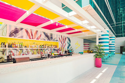 Lolita pool bar & lounge