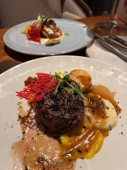Raia Restaurant & Lounge