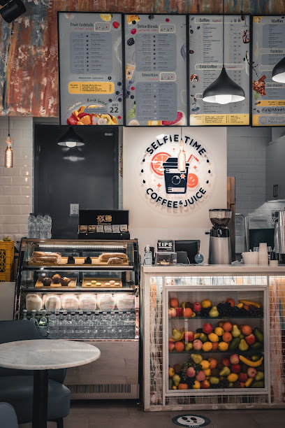 Selfie Time Coffee & Juice